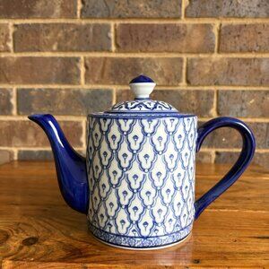 Vintage Hand Painted Blue and white Pacific Rim Teapot Appx 6.5 Inches Tall